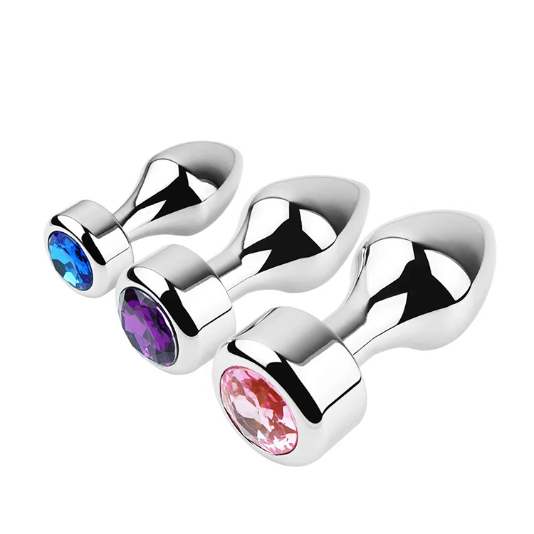 UM-PL010S Metal Plug in Silver